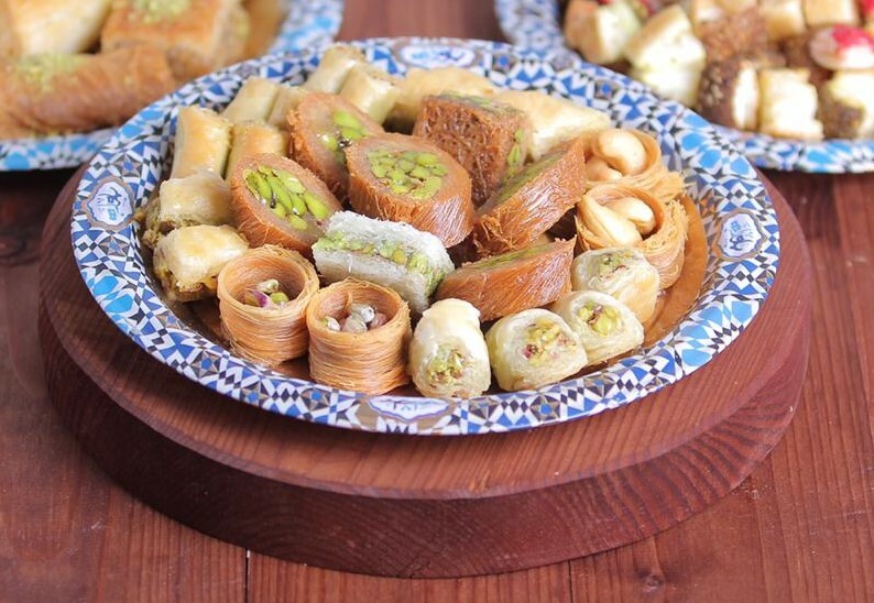 طبق بقلاوة مناسبات